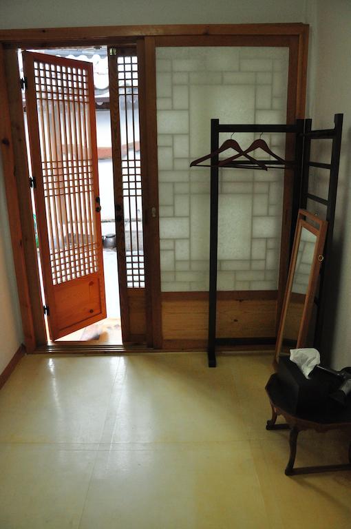Hueahn Hanok Guesthouse Seúl Habitación foto